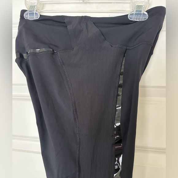 Lululemon Gloss Trim Run Super High Rise Tight - Picture 4 of 8